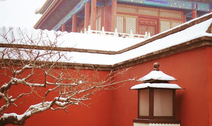 Architectural features of the Buddha Pavilion in the Summer Palace
