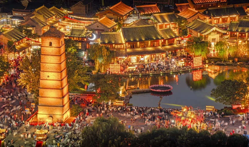The first time for foreigners to play Luoyang introduction