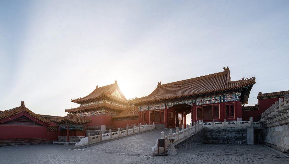 The first time for foreigners to visit the Forbidden City