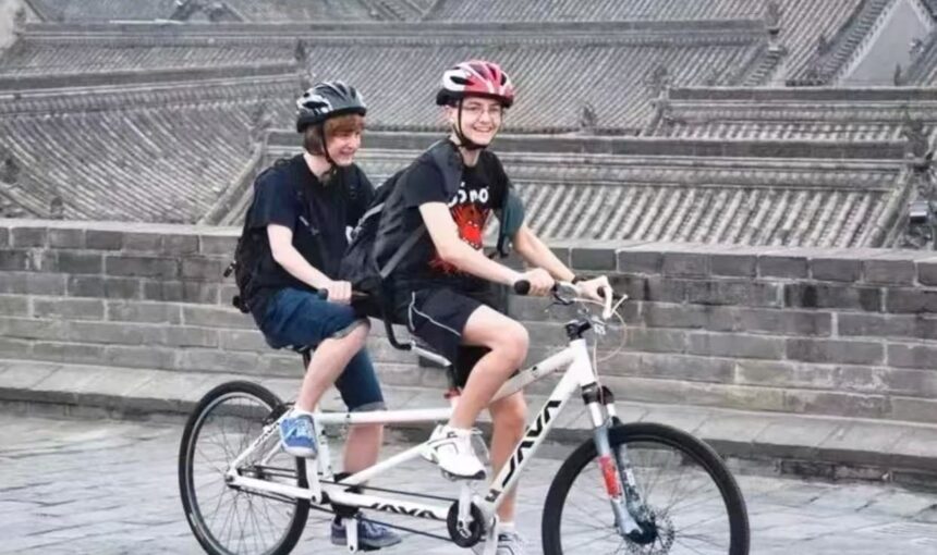 Unique Experiences at Xi’an Ancient City Wall: Cycling + Hanfu Photoshoots