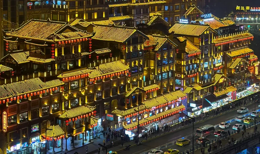 How to Experience Hongya Cave Like a Local on Your First Trip
