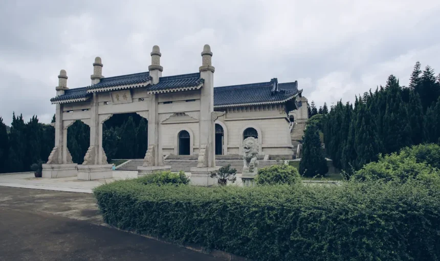 What Is the Best Way to Explore Sun Yat-sen Mausoleum on Your China Explorer Tour