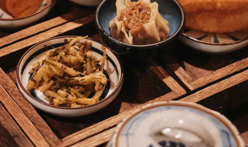 Top 5 Must-Try Dishes Near West Lake for Food Lovers