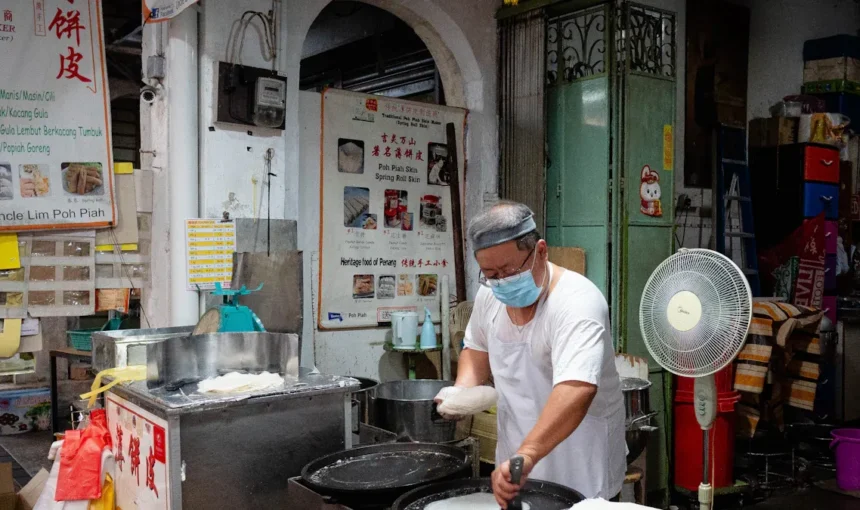 Where to Find the Best Halal Food Near Guangzhou Railway Station
