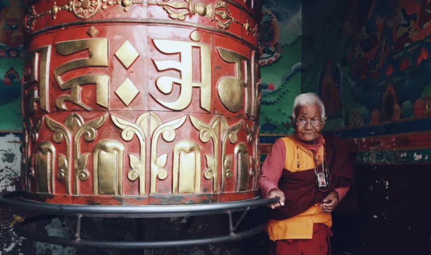 Your Guide to a Lama Temple Walking Tour
