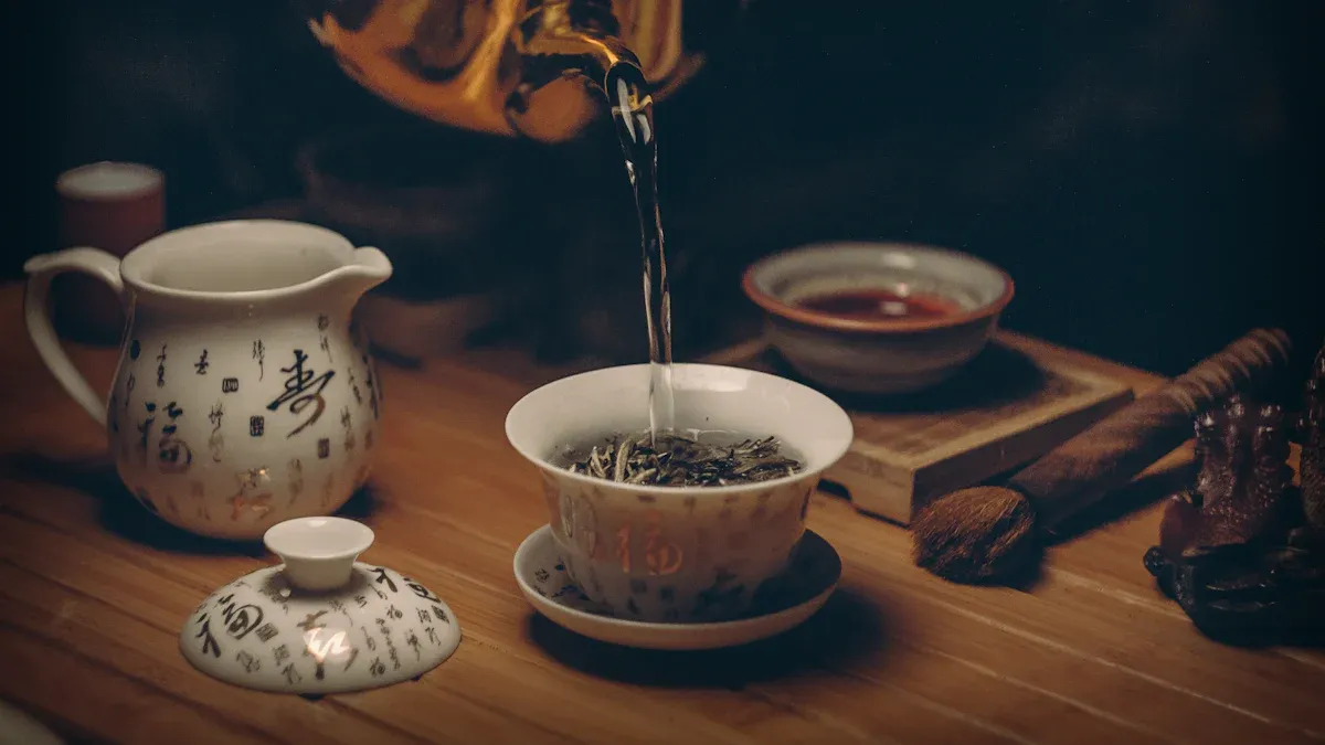 EXPERIENCE A GAIWAN TEA TASTING IN CHENGDU
