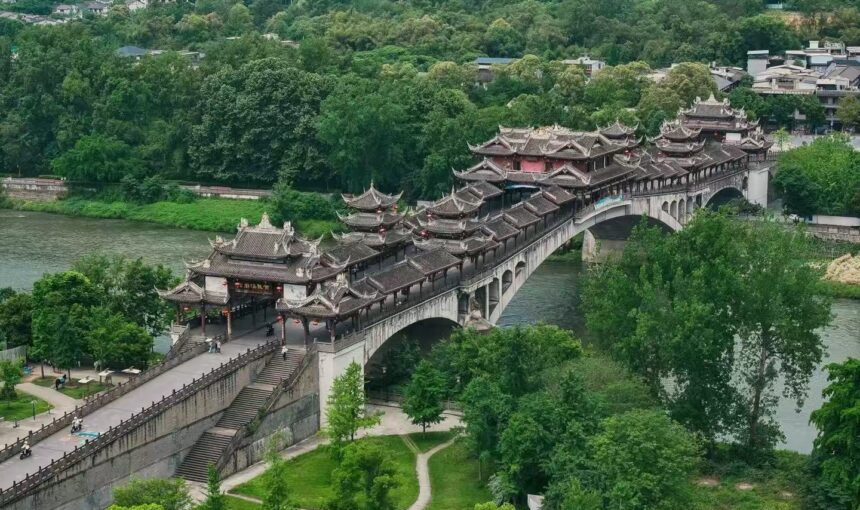 How to Get to Huanglongxi Ancient Town from Chengdu