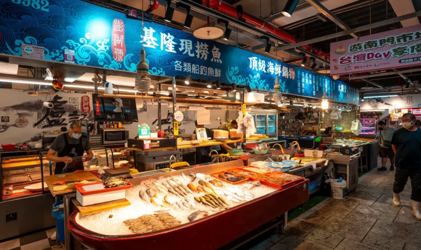 Eat Like a Local Navigating Guangzhou’s Bustling Food Streets