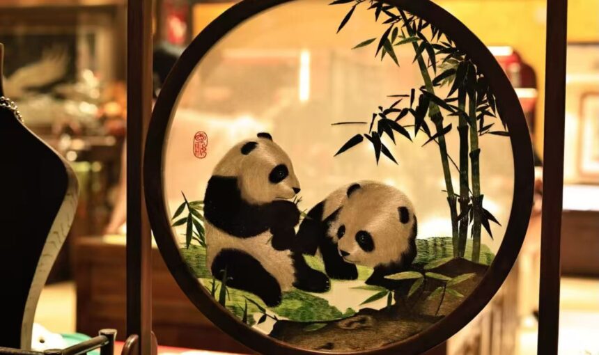 What to See and Do at Jinli Ancient Street in Your Chengdu Itinerary