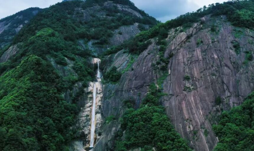 How to Visit Nine Dragon Waterfall in Huangshan Anhui