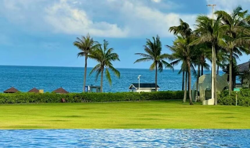 Tips for Booking Sanya Bay Coastal Promenade Tours