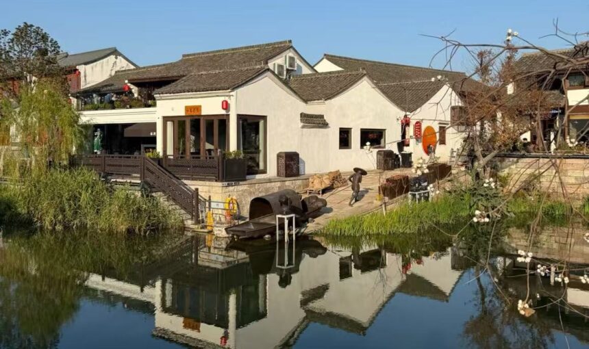 Walking Shaoxing Cao’e River Pedestrian Street Tips for Visitors