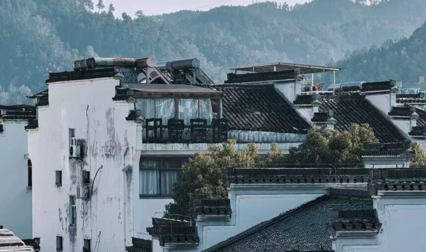 How to Explore Huizhou Architecture Clusters in Anhui Province