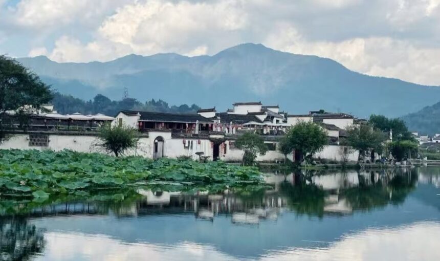 Discover the Hidden Charms of Hongcun and Xidi Villages