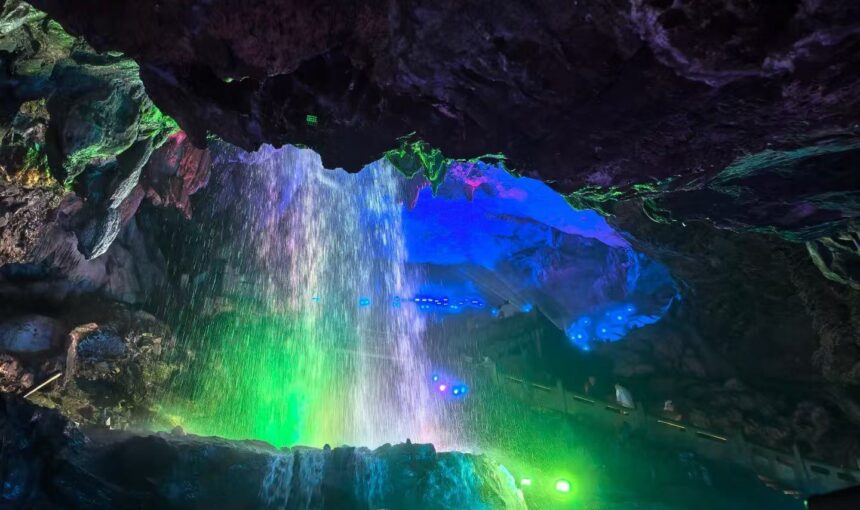 Top Tips for Visiting Jinhua Shuanglong Cave in Zhejiang