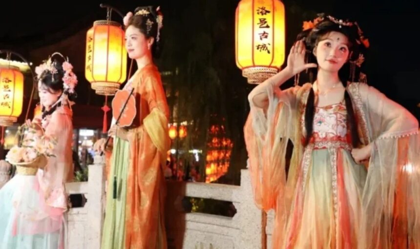 Intangible Cultural Heritage Experiences at Luoyi Ancient City during Chinese New Year