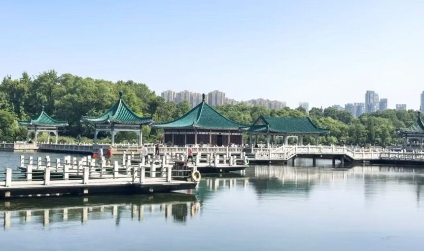 Your Essential Guide to Visiting Wuhan East Lake Scenic Area