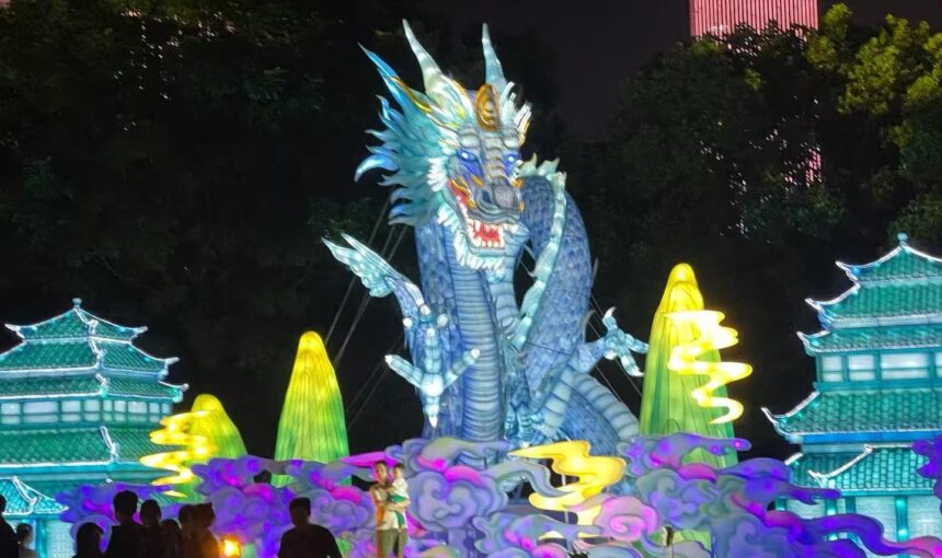 Lantern Festival Guide for Changsha’s Orange Isle Pavilion During Chinese New Year