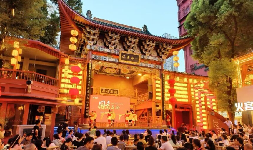 Must-Try Experiences on Changsha Huangxing Road Pedestrian Street