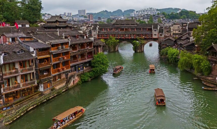 Fenghuang Cruising the Tuo River Booking Guide