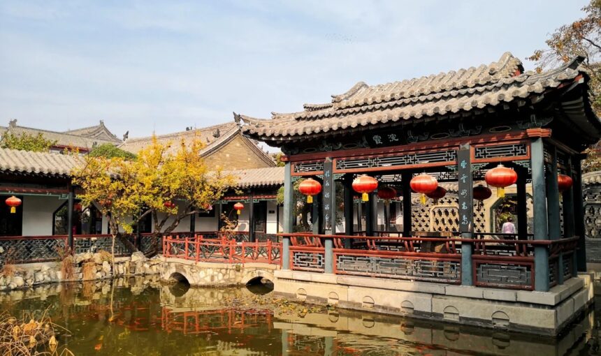 Plan Your Visit to Weifang Shihu Garden with This Booking Guide