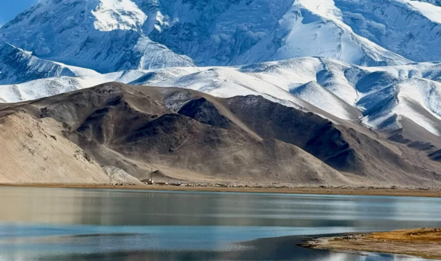 Karakul Lake in Xinjiang Travel Guide for First-Time Visitors