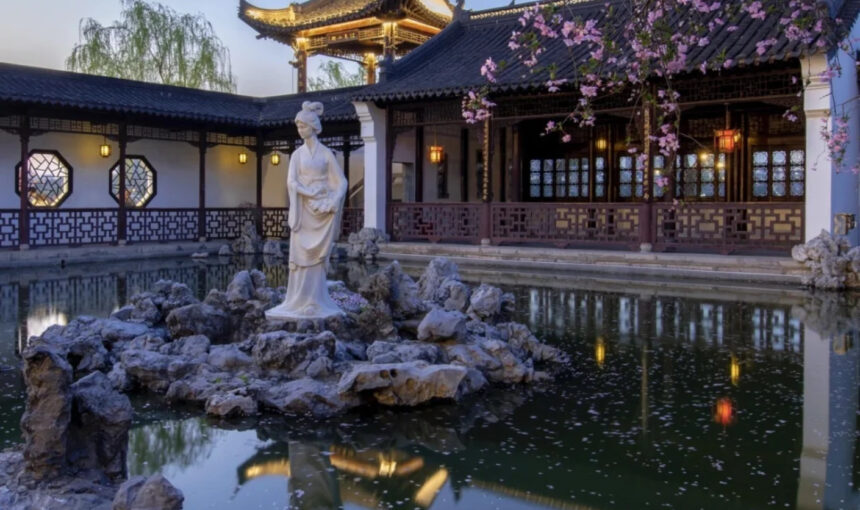 Top Travel Tips for Exploring Mochou Lake Park
