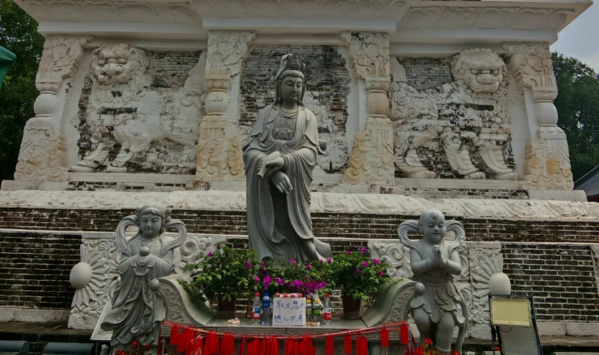 Discover serenity with Nanta Guangci Temple travel tips