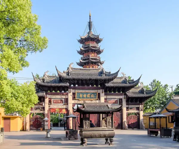 ancient-gate-longhua-temple,shanghai