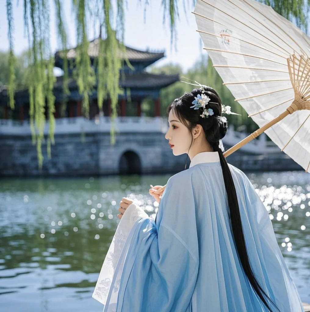 Hanfu photoshoot in Beihai park