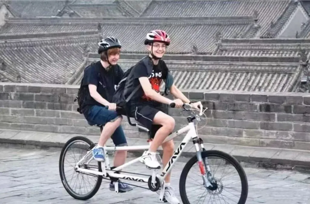 Xi'an Ancient City Wall: Cycling + Hanfu Photoshoots