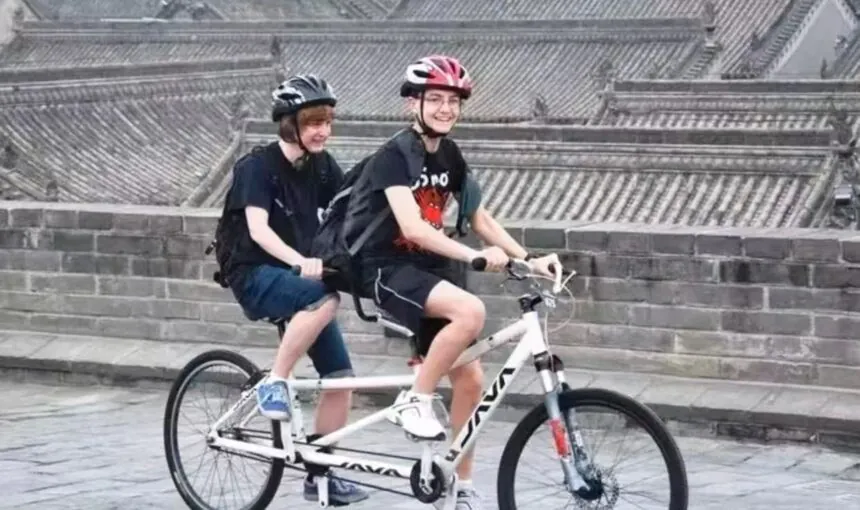 Unique Experiences at Xi’an Ancient City Wall: Cycling + Hanfu Photoshoots