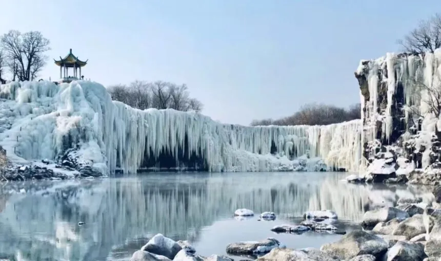 How to Explore Jingpo Lake and Diaoshuilou Waterfall in Heilongjiang