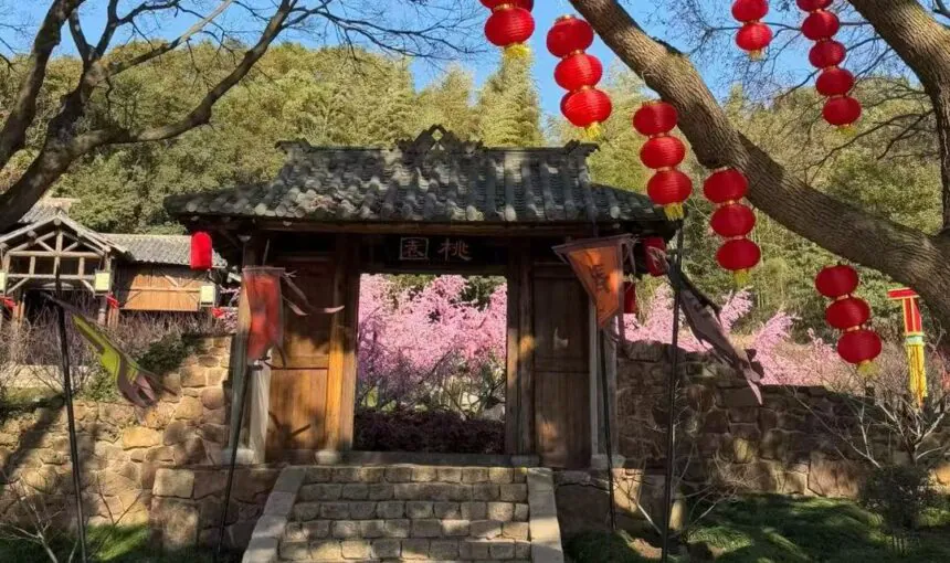 How to Visit Wuxi Three Kingdoms City for the First Time
