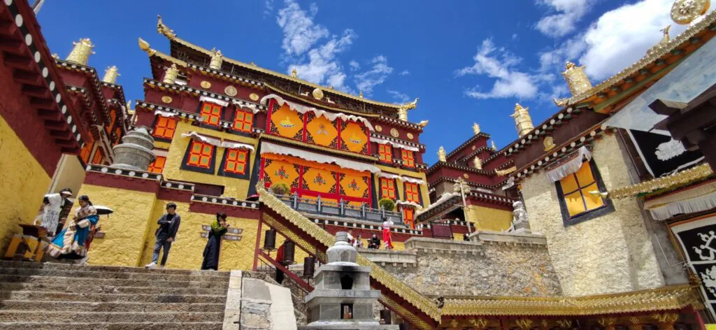 Beautiful Buddhist temple with colorful architecture in Yunnan, China.