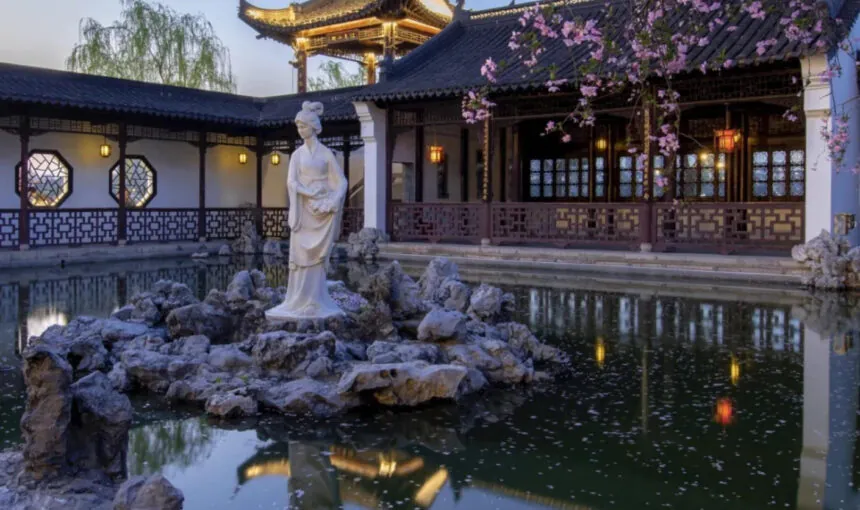 Top Travel Tips for Exploring Mochou Lake Park