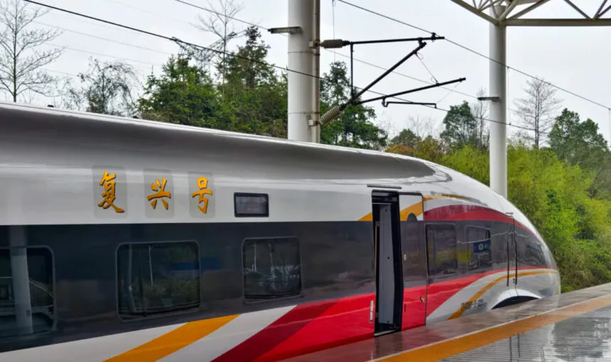 How to Check Train Schedules and Book Tickets at Yueyang Railway Station